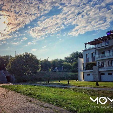 Moment Apartments Сольнок Екстер'єр фото