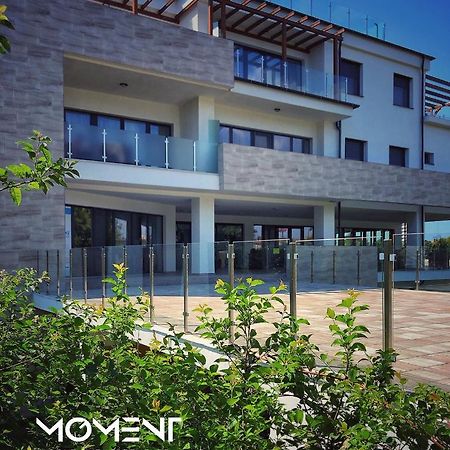 Moment Apartments Сольнок Екстер'єр фото