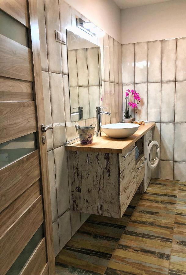 Moment Apartments Сольнок Екстер'єр фото