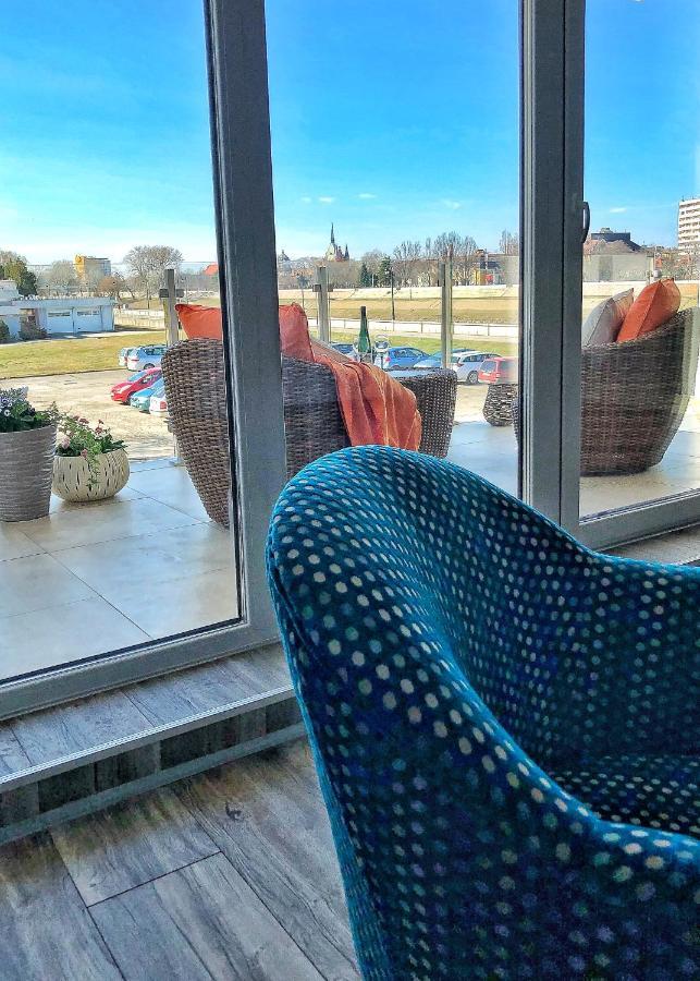 Moment Apartments Сольнок Екстер'єр фото