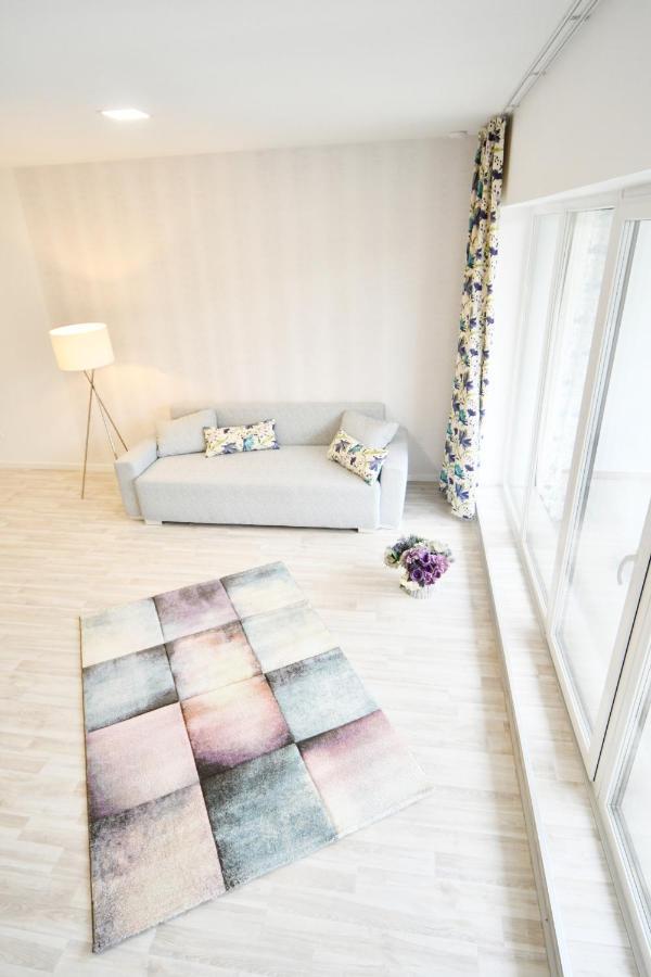 Moment Apartments Сольнок Екстер'єр фото