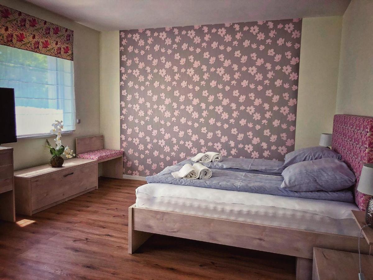 Moment Apartments Сольнок Екстер'єр фото