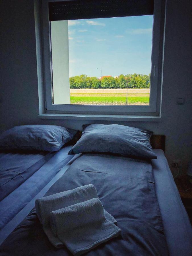 Moment Apartments Сольнок Екстер'єр фото